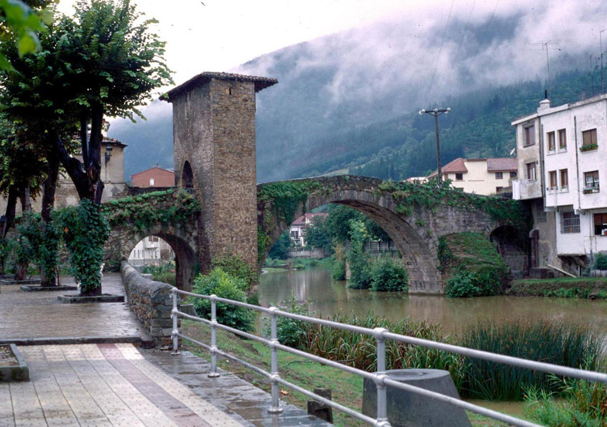 paquete alojamiento rural Escapadas a Caballo en Las Encartaciones Sopuerta Vizcaya pais vasco